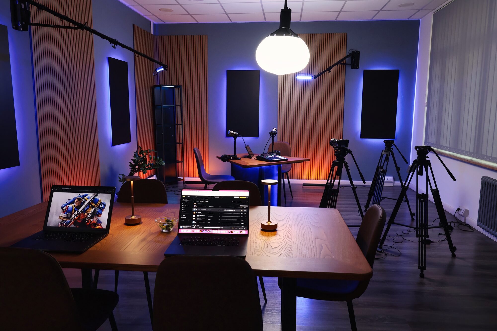Sala Podcast Roma — studio di registrazione con set multicamera